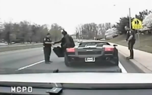 batman-lamborghini batman-pulled-over-in-lamborghini